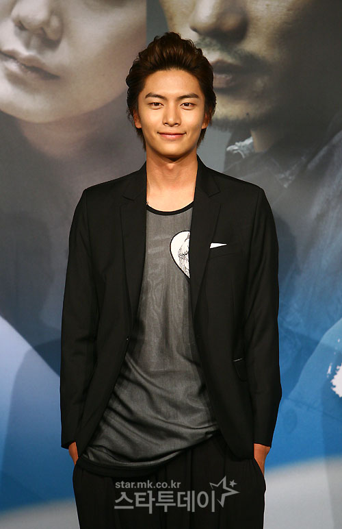 비포더엔드 포스터